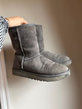 UGG Short Shearling Suede Boots in Gray